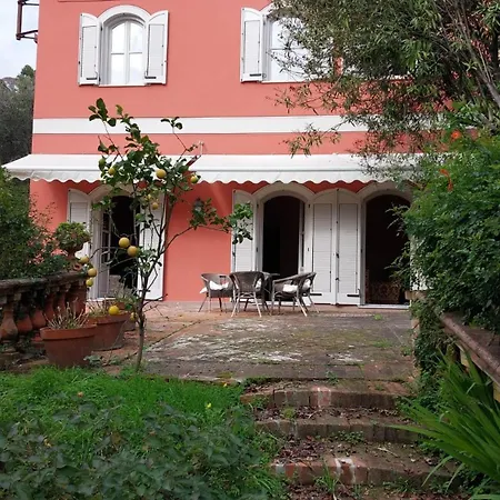 La Vignetta Con Giardino Holiday home *