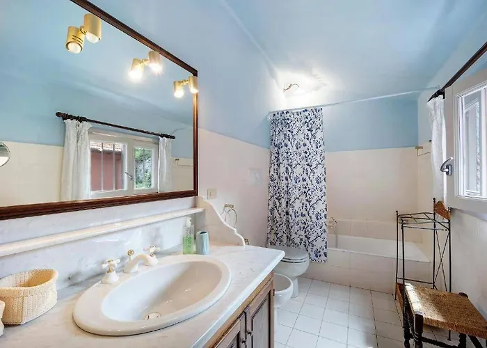 Vakantiehuis La Vignetta Con Giardino